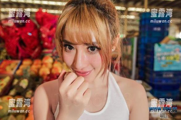 圣诞特辑“三驾马车”：爱丝把驯鹿与美女结合得恰到好处
