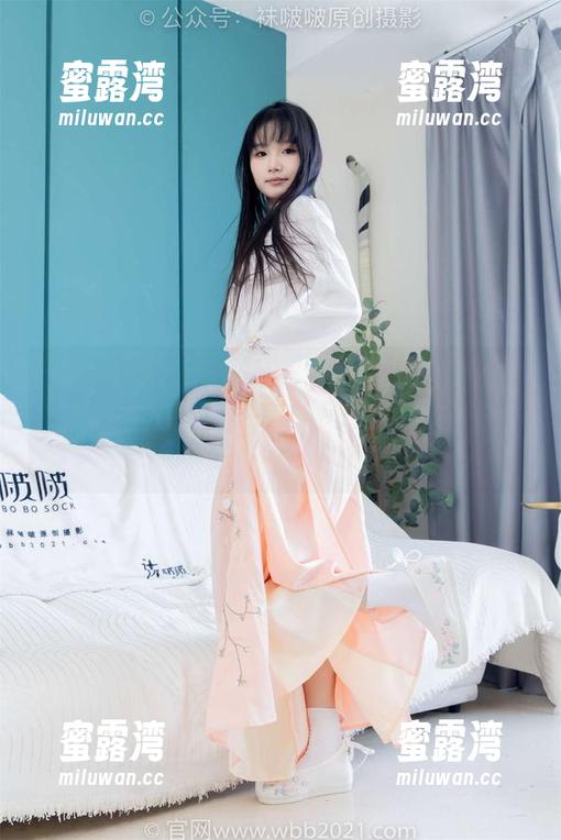 BoBoSocks袜啵啵 - 小沫的花纹白丝原图，脚尖加固这设定，不知你有没有想歪？