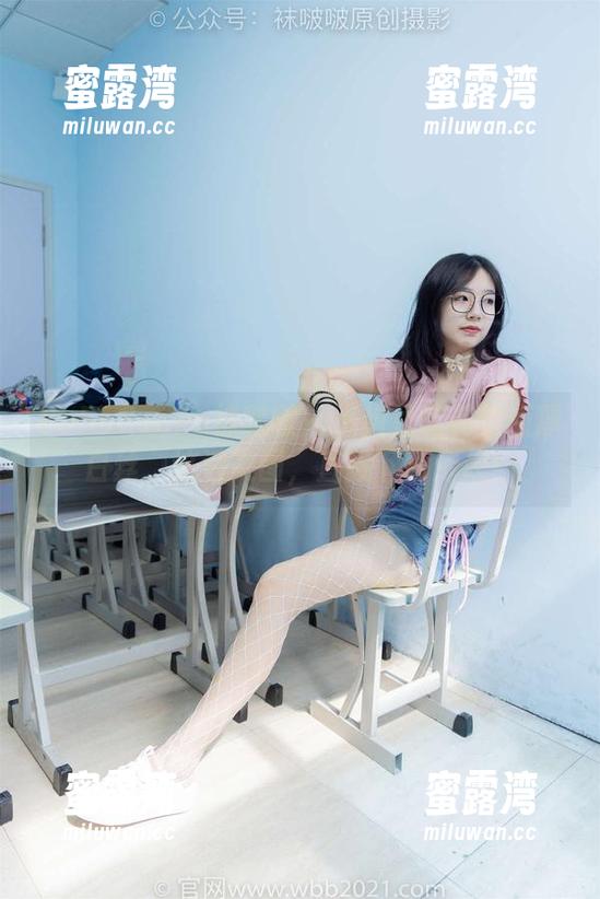 BoBoSocks袜啵啵 - 小甜豆的花絮版厚白丝，这波美图，直接下载走起！