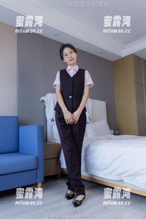 BoBoSocks袜啵啵-甜甜圈 BoBoSocks袜啵啵 - 图包游荡:甜甜圈与她的板鞋奇遇记