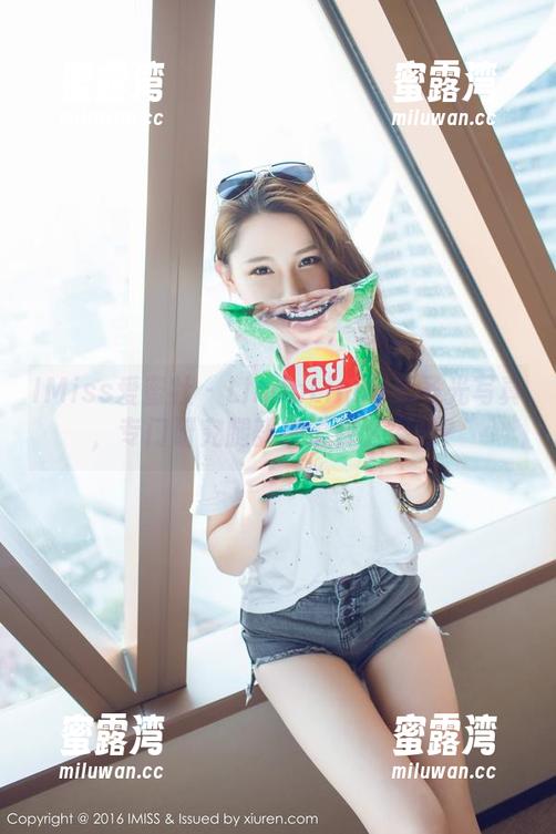 IMiss爱蜜社-LindaLinda IMiss爱蜜社 - LindaLinda无圣光写真,专门研究腿部换了什么姿势?