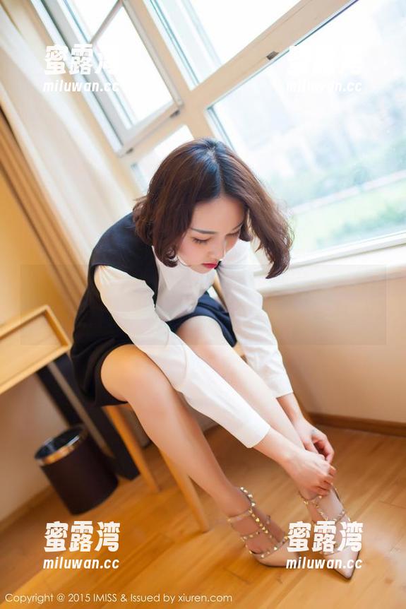 IMiss爱蜜社-Nono酱 IMiss爱蜜社 - 是Nono酱好看,还是校服好看?原图和写真,快来评评吧!