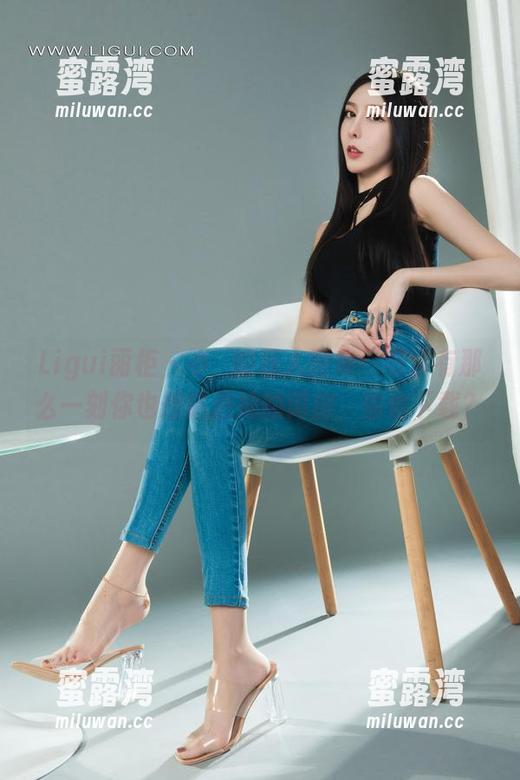 Ligui丽柜 - 小發的私人图集：有没有那么一刻你也想钻进她的闺房，偷偷下载？