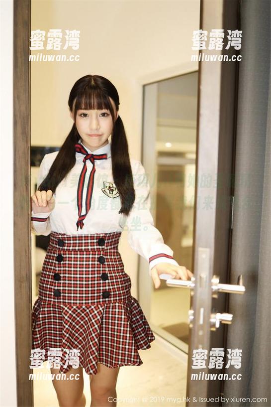 MyGirl美媛馆 - 唐琪儿il和她的圣诞精选：每一个角度都像在提醒我们来煤气台坐坐。