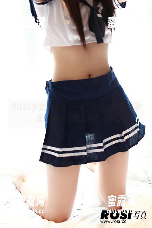 ROSI少女的写真——网盘里的那份轻盈，我愣是找不到适合的形容。