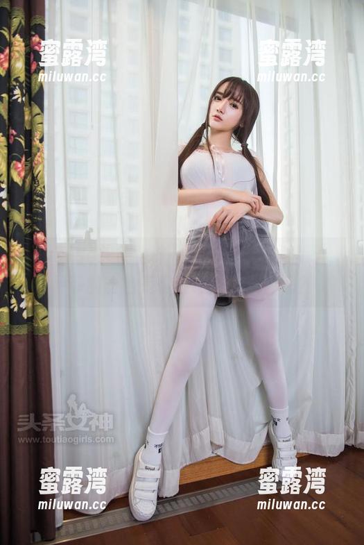 TouTiao头条女神 - 原图这次又更新了，尹菲的粉色是你能理解的颜色吗？