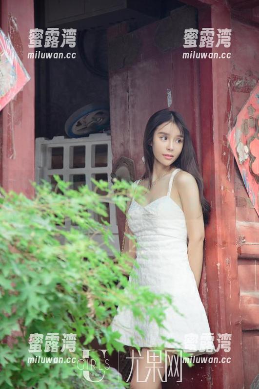 UGirls尤果网 - 不同于往常，周心情的蕾丝原图和图集让人忍不住想多看几眼。
