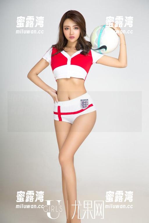 UGirls尤果网 - 姿势各异，泳衣各色——黛蓓琪的写真图包给你不同的夏日“灵感”。