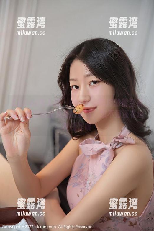 Xiuren秀人网 - lavinia肉肉的镂空系列，居然附赠免费的美图，想不到还有这种操作呢