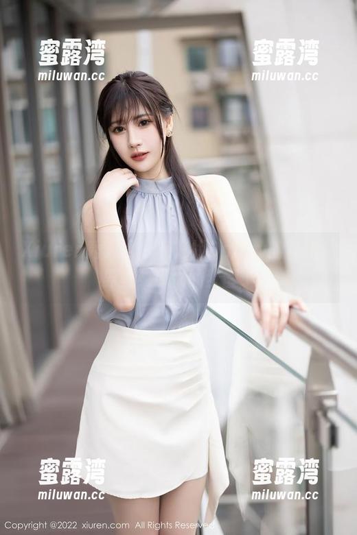 Xiuren秀人网 - 在丹妮Danny的私拍世界里，少女的梦醒了