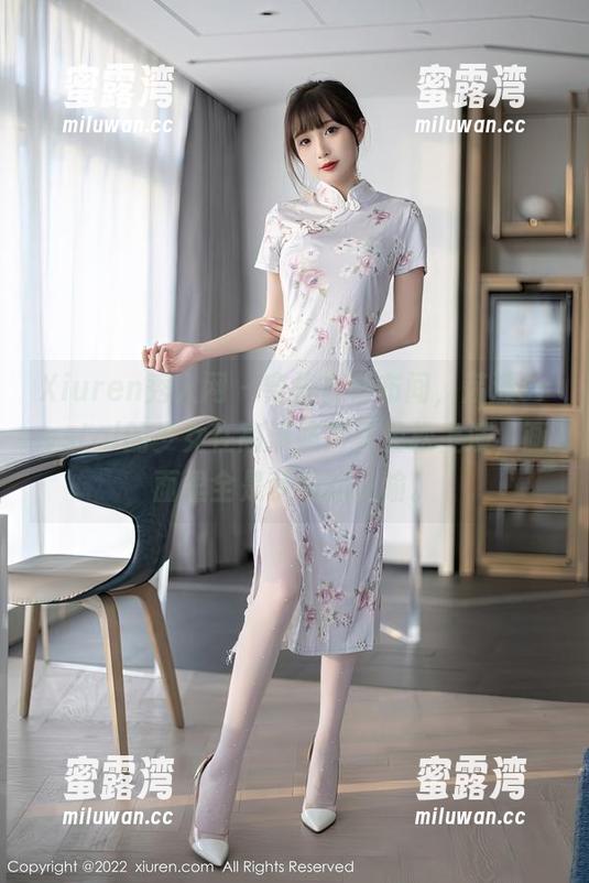 Xiuren秀人网 - 穿梭在幕布间，荡漾Crystal的少女在高清照片里轻松上演，画面里全是梦幻的隐喻。