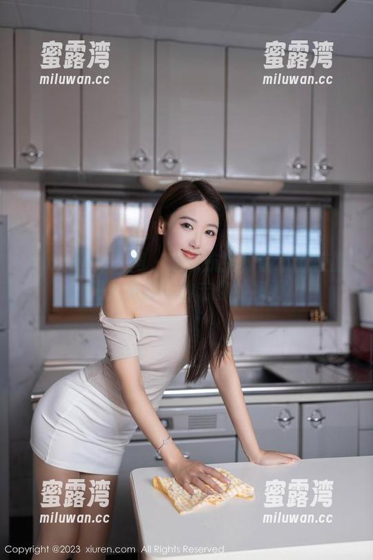 Xiuren秀人网 - 难以抗拒！谢小葱校服图片分享，冲击你的视野