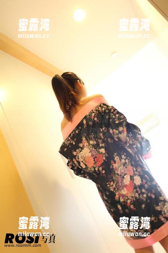 rosi - 噗，小莉黑丝的免费美图，一时间想给她评个最佳新演员！