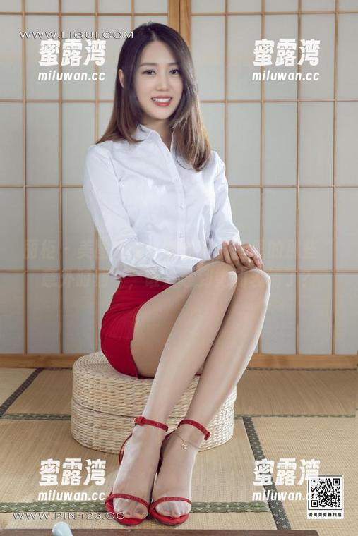 丽柜 - 美图来啦！甜甜在田园里的那些“意外时刻”，谁注意到她的表情了？
