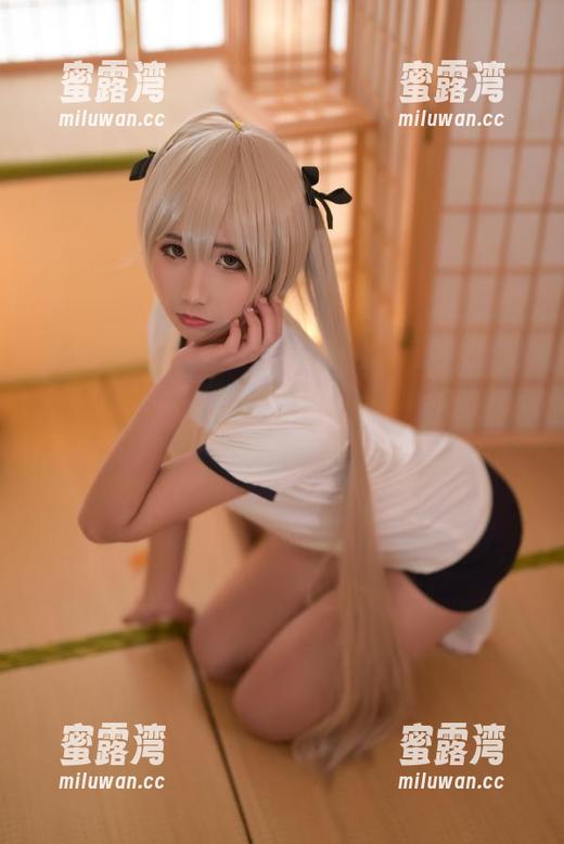 兔女郎能飞，九曲Jeancos照走起，谁说母兔不能搭飞机？