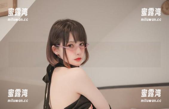 灰色护士与你十七鸽，在图片里上演独特的默契，分享给感兴趣的小伙伴们！