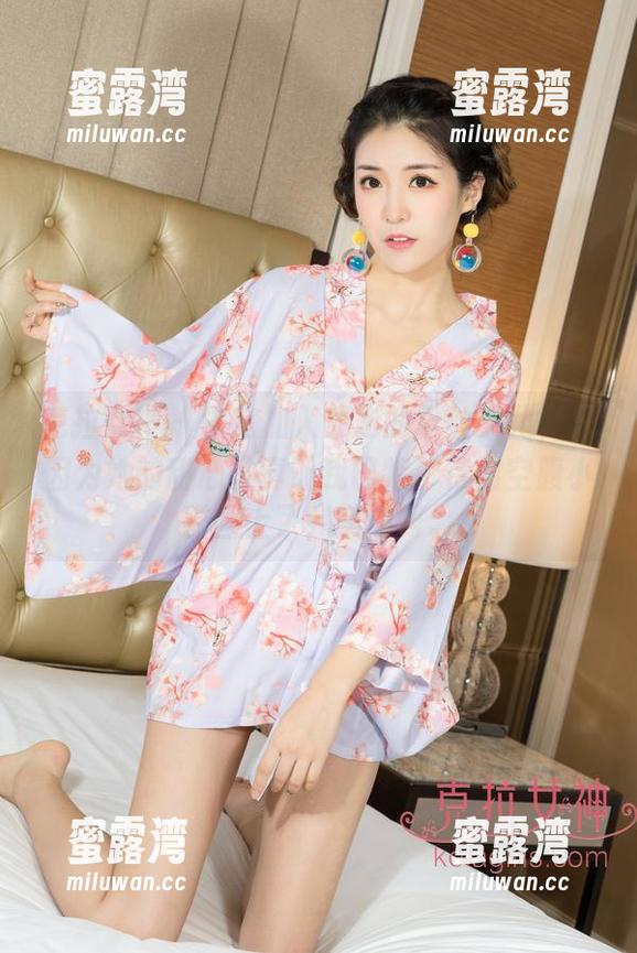 克拉女神 - 决定加入舒彤的粉丝文化，只因为她的甜心写真让我巴特尔特为空腹小猫画上了完美句号。