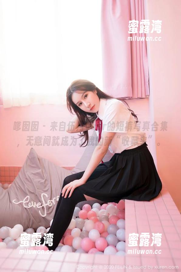 嗲囡囡 - 来自伍月yuer的短裤写真合集，无意间就成为了我的新“收藏夹”。