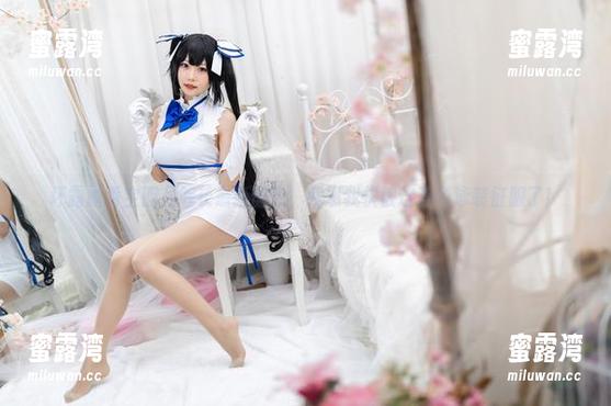 坏露露香宝四月舰长最新图包，我想我快被这蓝色泳装征服了！
