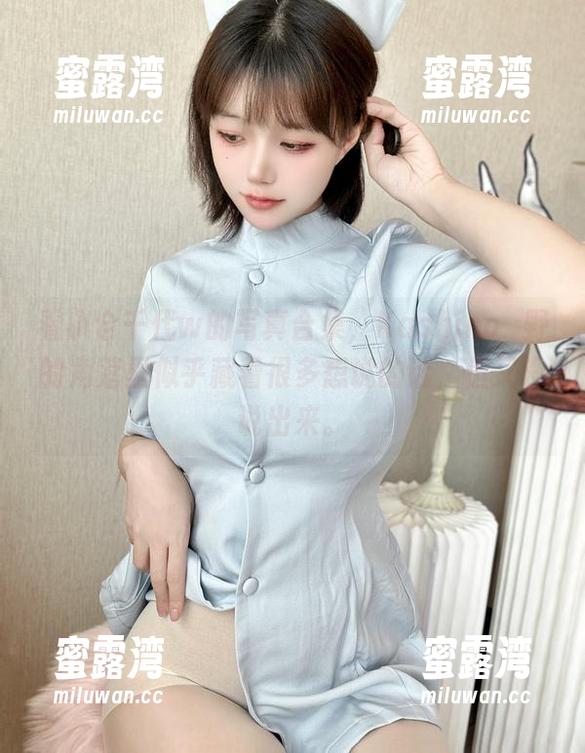 看小仓千代w的写真合集，Kashino㭴野的角落里似乎藏着很多想说的话，但又没说出来。