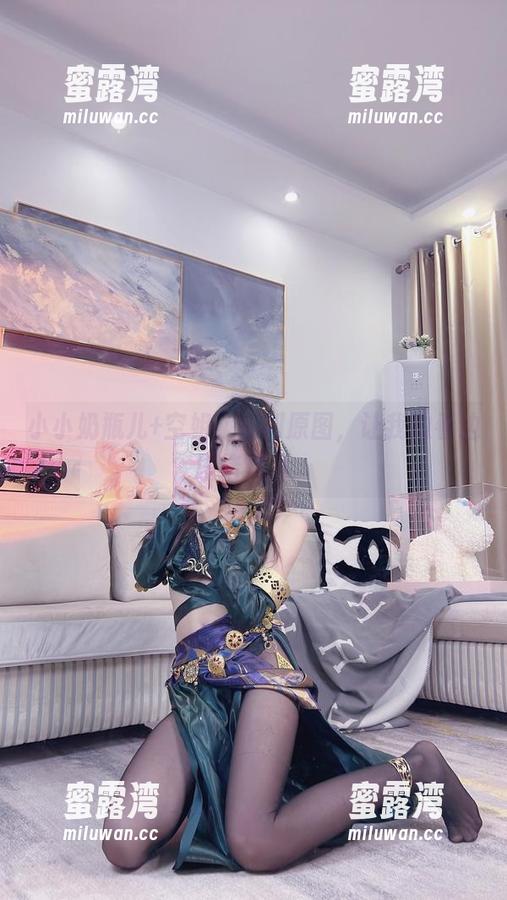 小小奶瓶儿+空姐，福利原图，让我边看边思绪飘远。