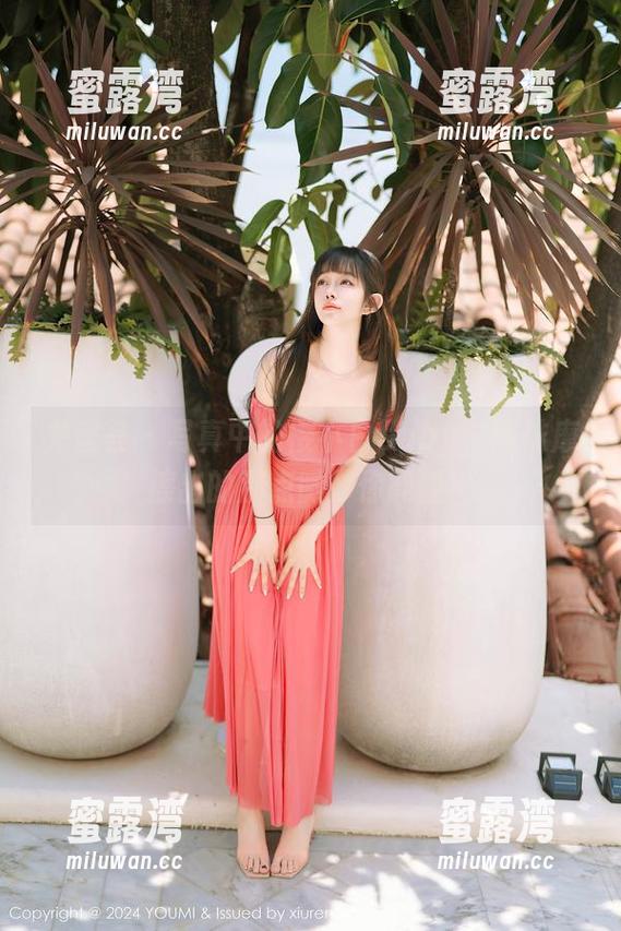 尤蜜荟 - 写真中的樱小白baby，网袜摩擦出的那点微妙你能懂？