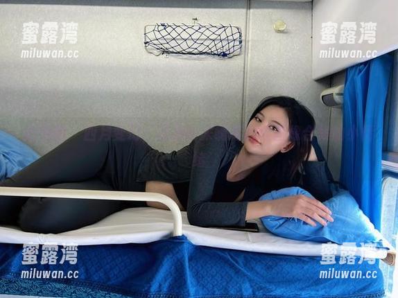 微密圈 - 四月变幻，就是阿朱啊高跟鞋画像合集的小情绪
