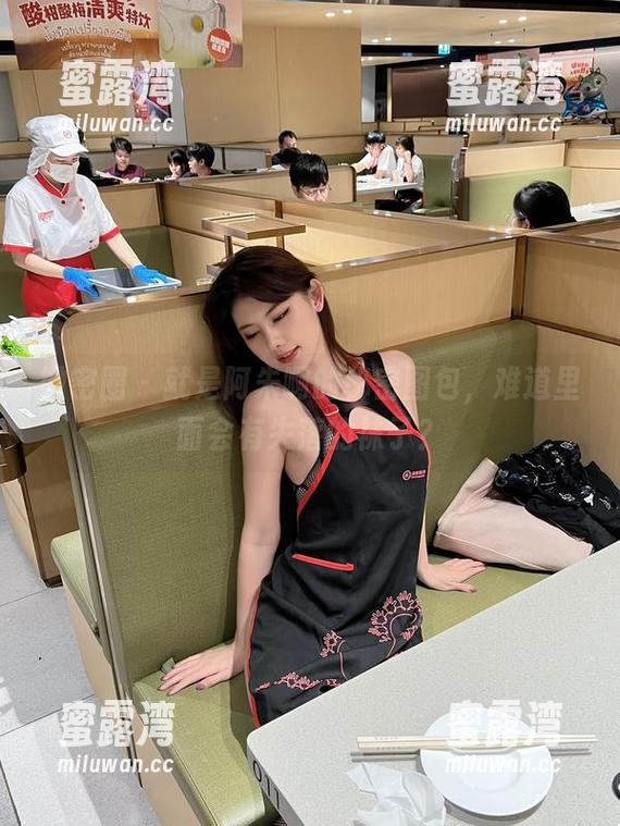 微密圈 - 就是阿朱啊的秘密图包，难道里面会有失落的袜子？
