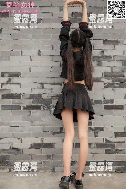 梦丝女神 - 璇璇最新写真：甜心再升级，这次还带点奶茶的慵懒感！