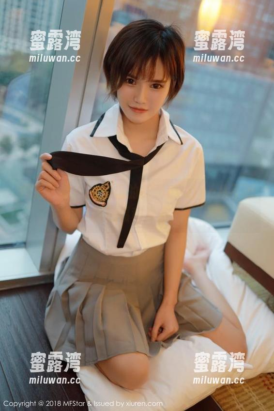 模范学院-艾莉Evelyn 模范学院 - 泳装里的艾莉Evelyn从不低调,图包福利准备齐全!