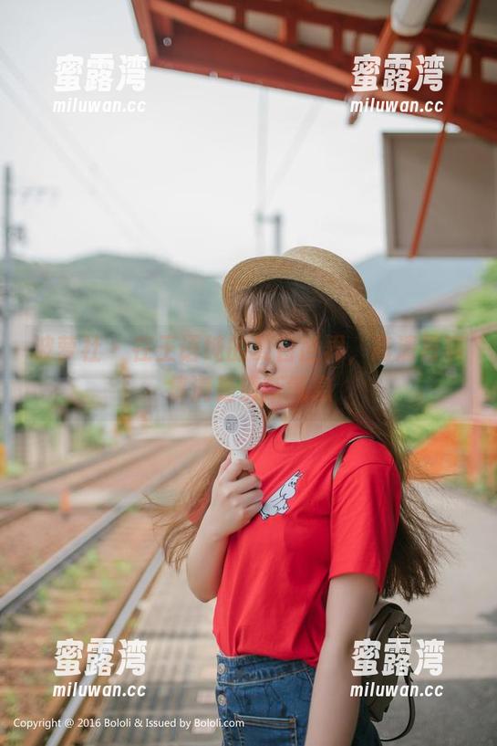 波萝社 - 在王语纯的夏日世界，高清写真集满是清新气息