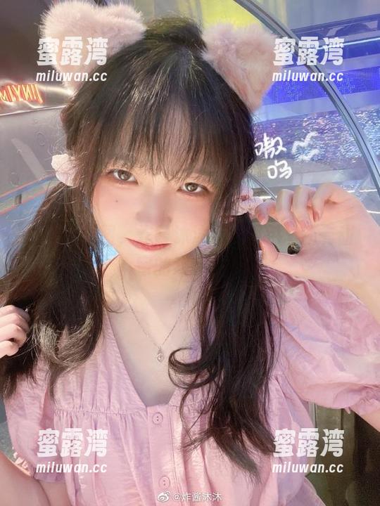 不止是美图，炸酱沐沐姐的图包里还有甜蜜的欢乐包！