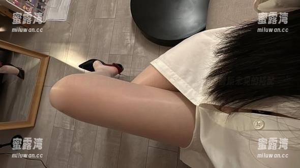微密圈 - 照片散发着一种独特的气息，玫桃泡芙与和服前所未见的搭配