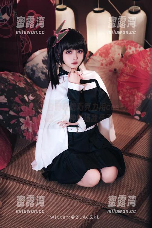 白莉爱吃巧克力 女神降临:白莉爱吃巧克力用cos写真撩动心弦,这种气场我受不了