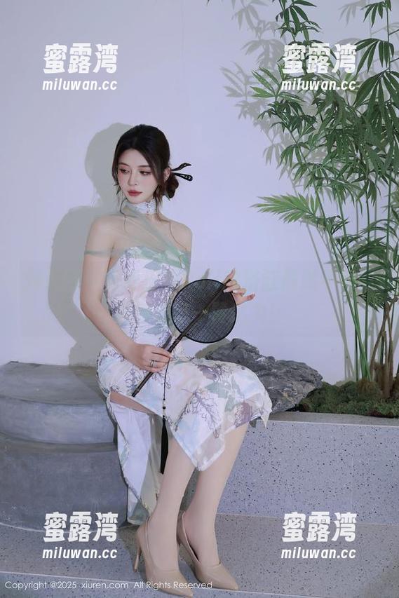 秀人网 - 与养乐多Doll的浴缸截然不同，图包邪魅一臂之力！