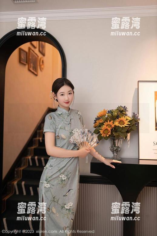 秀人网 - 下载林文文校服套图，校园回忆与诱惑撞个满怀
