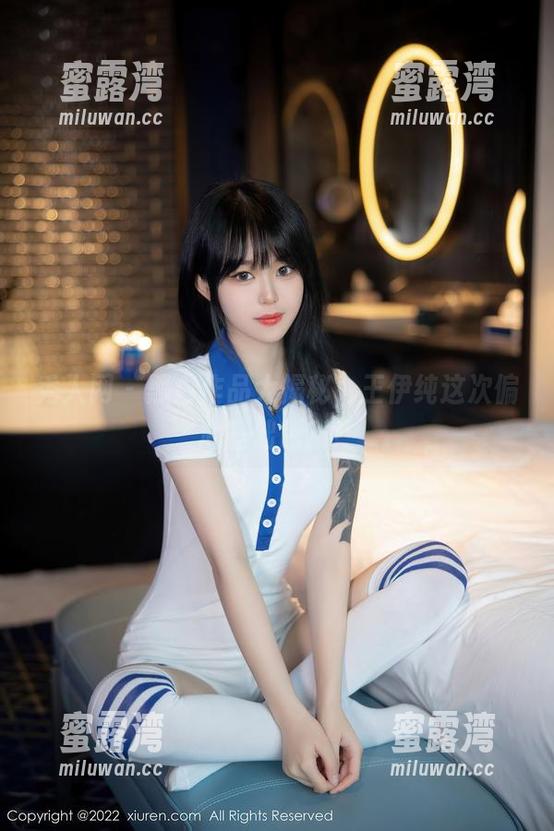 秀人网 - 黑白作品大揭秘，王伊纯这次偏心基础色？！