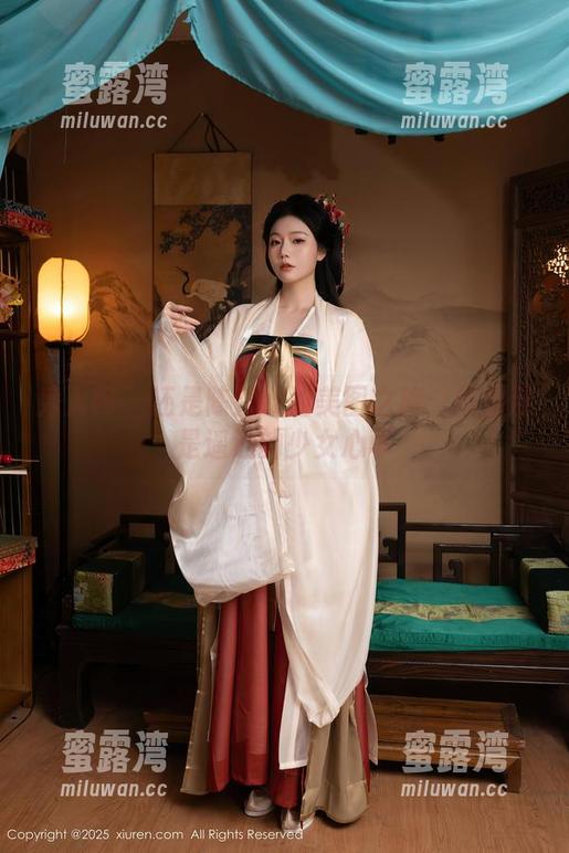 秀人网 - 还是陈梵妮的美图之旅：仿佛那是遥远的少女心事