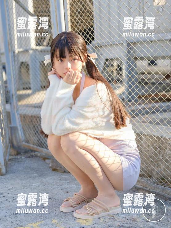 稚乖画册 - 顶着风，赤西夜夜的自拍和美图更新有那么一点点不同寻常的味道！