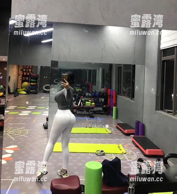 微密圈 - 好吧，童小芯的豹纹更新让我对图片的新意有些想法。