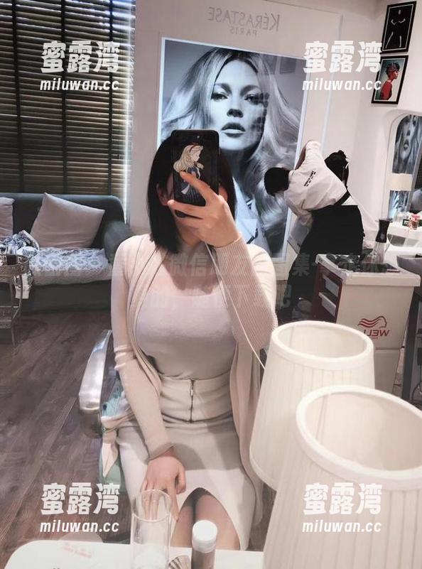 微密圈 - 童小芯微信朋友圈图集-拿走你想要的，随便下载吧
