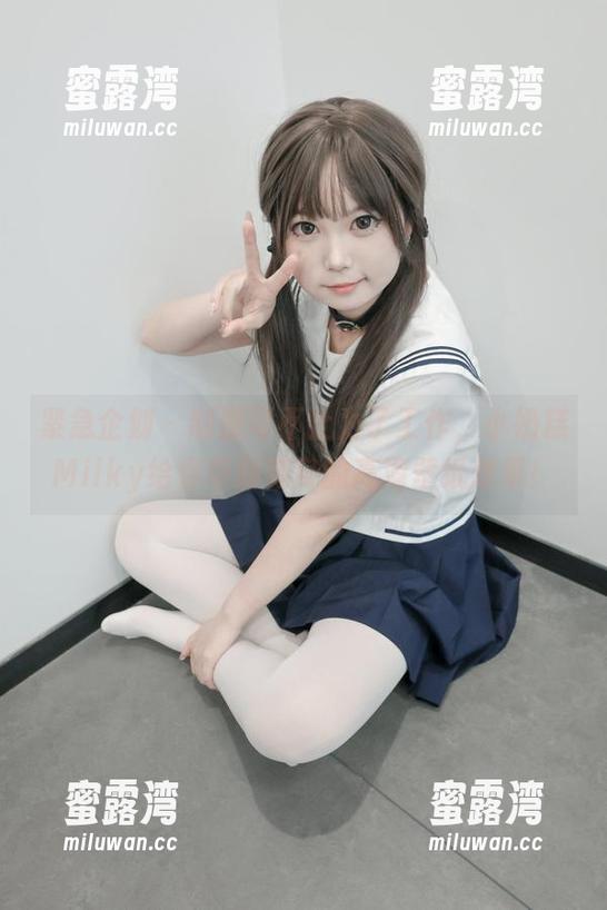 紧急企划 - 制服可不止为了工作，小奶糕Milky给你华丽变身的高清壁纸效果！