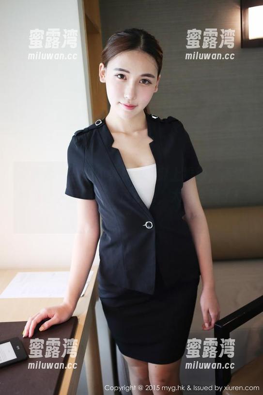 美媛馆 - 当狐小妖Baby穿上婚纱，高清细节让人直呼：“这颜色，太适合她了！”