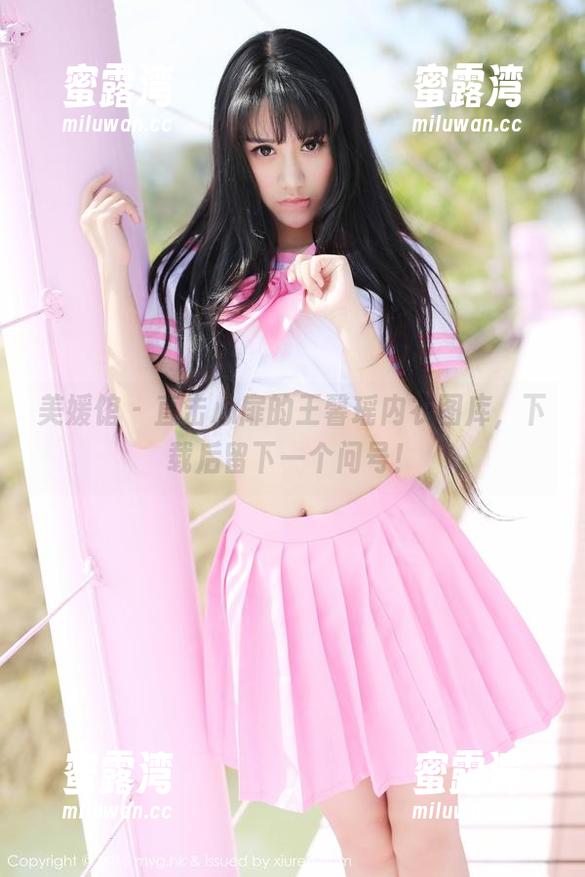 美媛馆 - 直击心扉的王馨瑶内衣图库，下载后留下一个问号！
