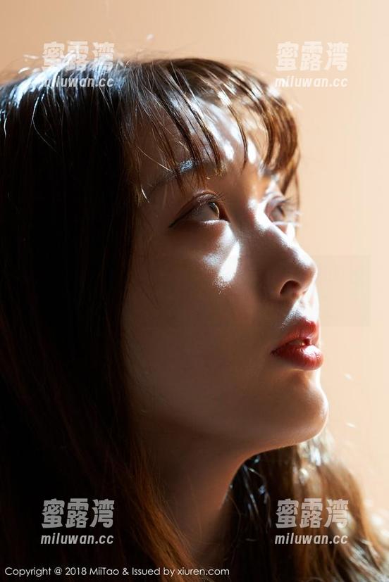 蜜桃社 - 谁说杏子只会泡图书馆？她的校园作品在网盘里等你发掘！