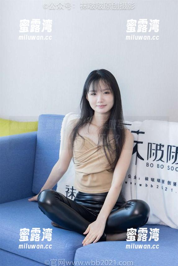 袜啵啵 - 熊熊vs棉袜，踩脏写真合集，谁更让人忍俊不禁？