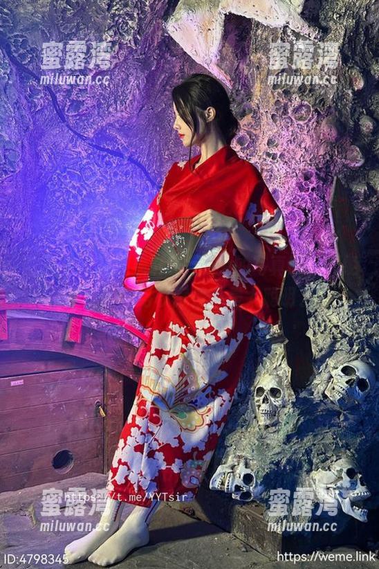 微密圈 - 在观看轩子巨2兔的写真时，顺便整理我的网络收藏是不是太聪明了？