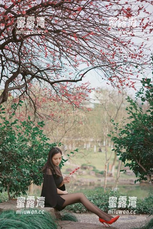 辣妈女神 微密圈 - 懒癌患者必看,辣妈女神微信朋友圈的免费套图竟如此迷人。