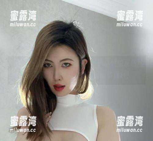 微密圈 - 磨蹭着终于点开，醇子小姨的灰色丝袜，高清下载来啦，我的晚间小确幸！