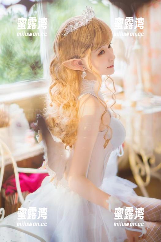 金鱼yui 这次冒险是金鱼yui的灰丝写真,带着淡淡的俏皮与灵气